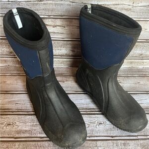 Muck Blue and Black Rain Boots Youth Boys Girls Size 1